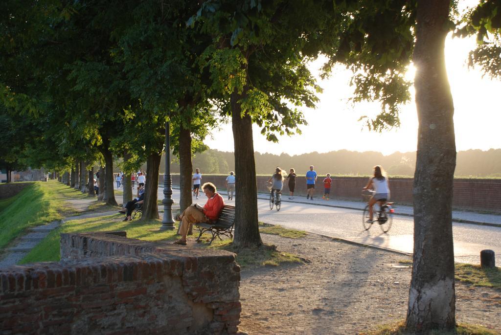 S. Agostino Fronte Mura Lucca Exterior foto